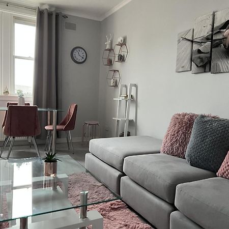 Captivating 2-Bed Apartment In Kirkcaldy Luaran gambar