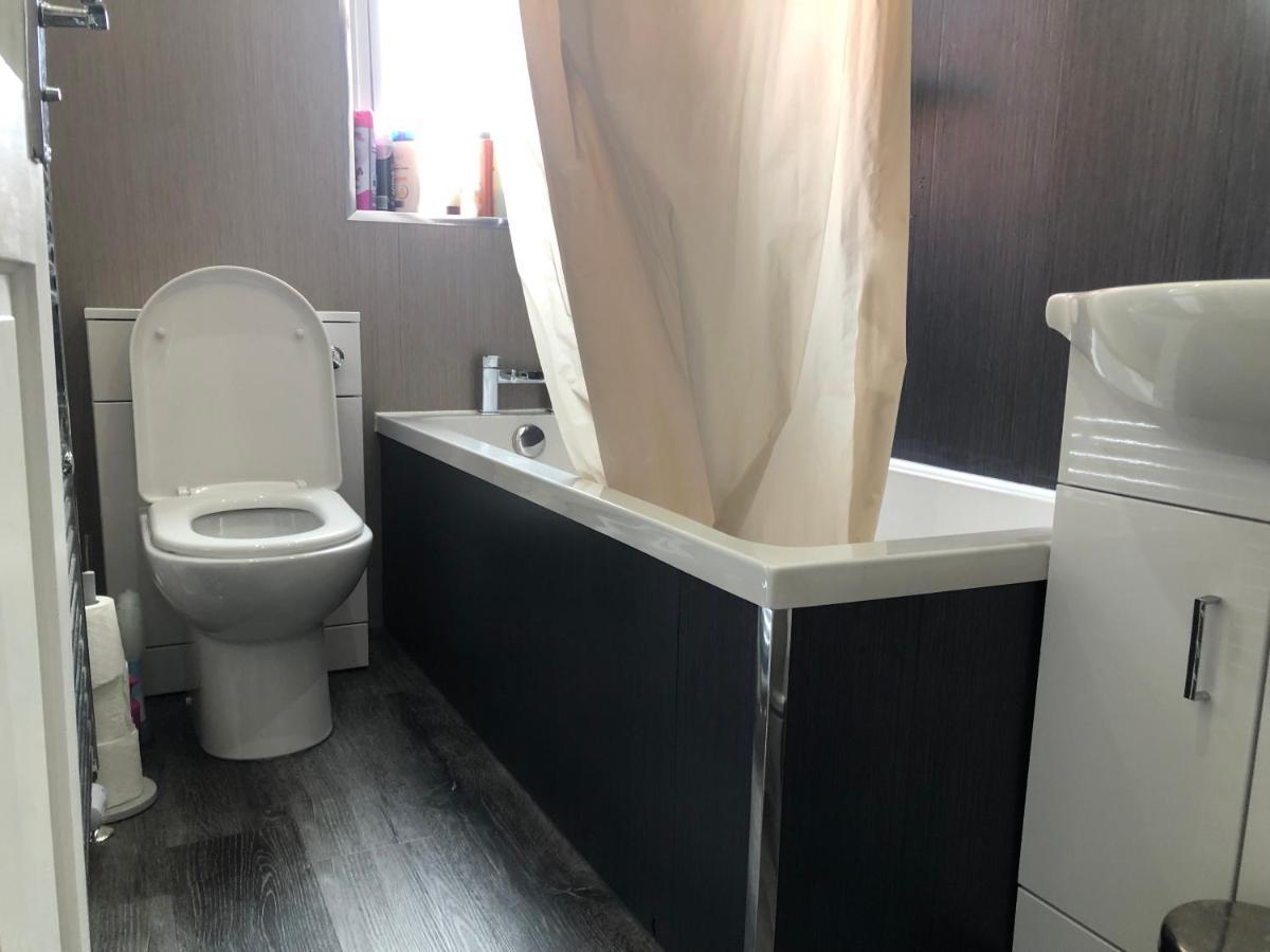 Captivating 2-Bed Apartment In Kirkcaldy Luaran gambar